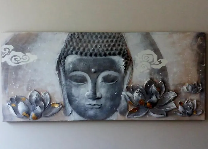 Modern In Heart Of Řím